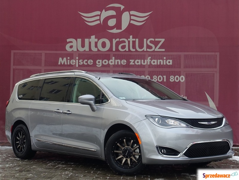 Chrysler Pacifica  Minivan/Van 2018,  3.7 - Na sprzedaż za 95 900 zł - Warszawa